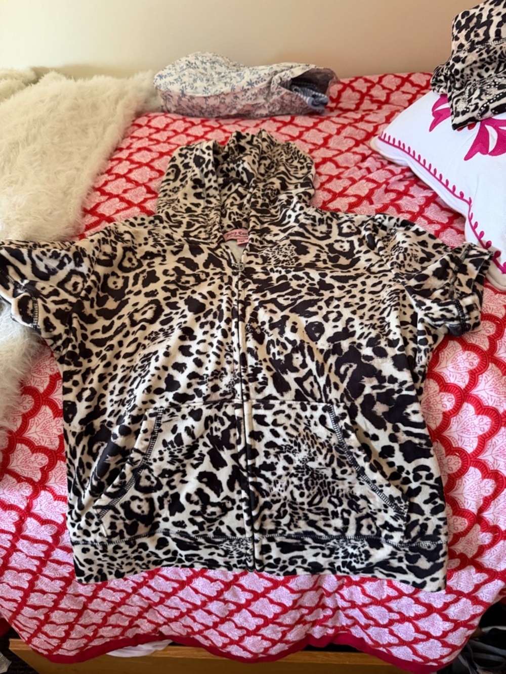 Juicy Leopard Print Short Sleeve Zip Hoodie and Shorts
